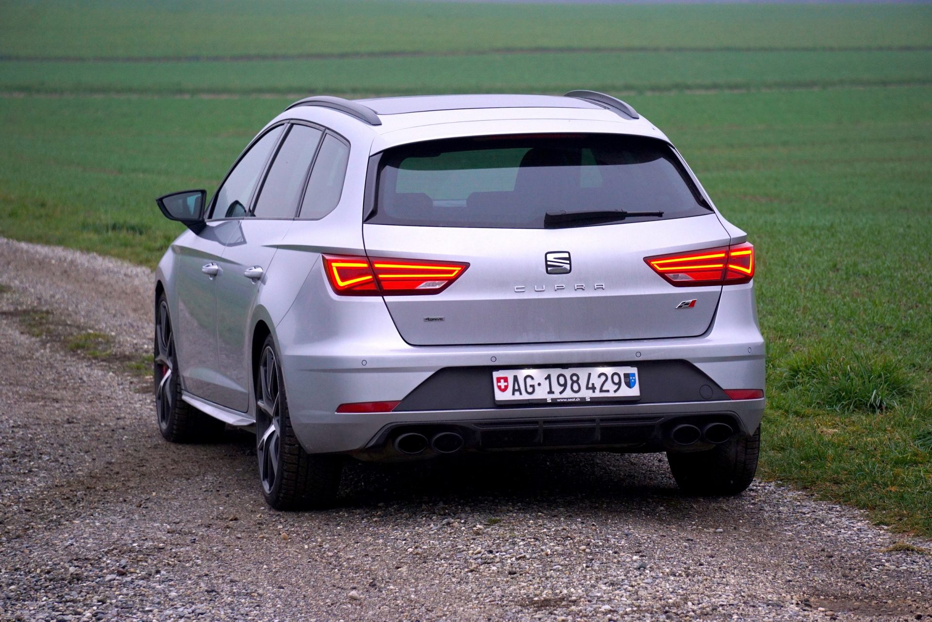 Wunderschone Seat Leon Cupra St Fotos