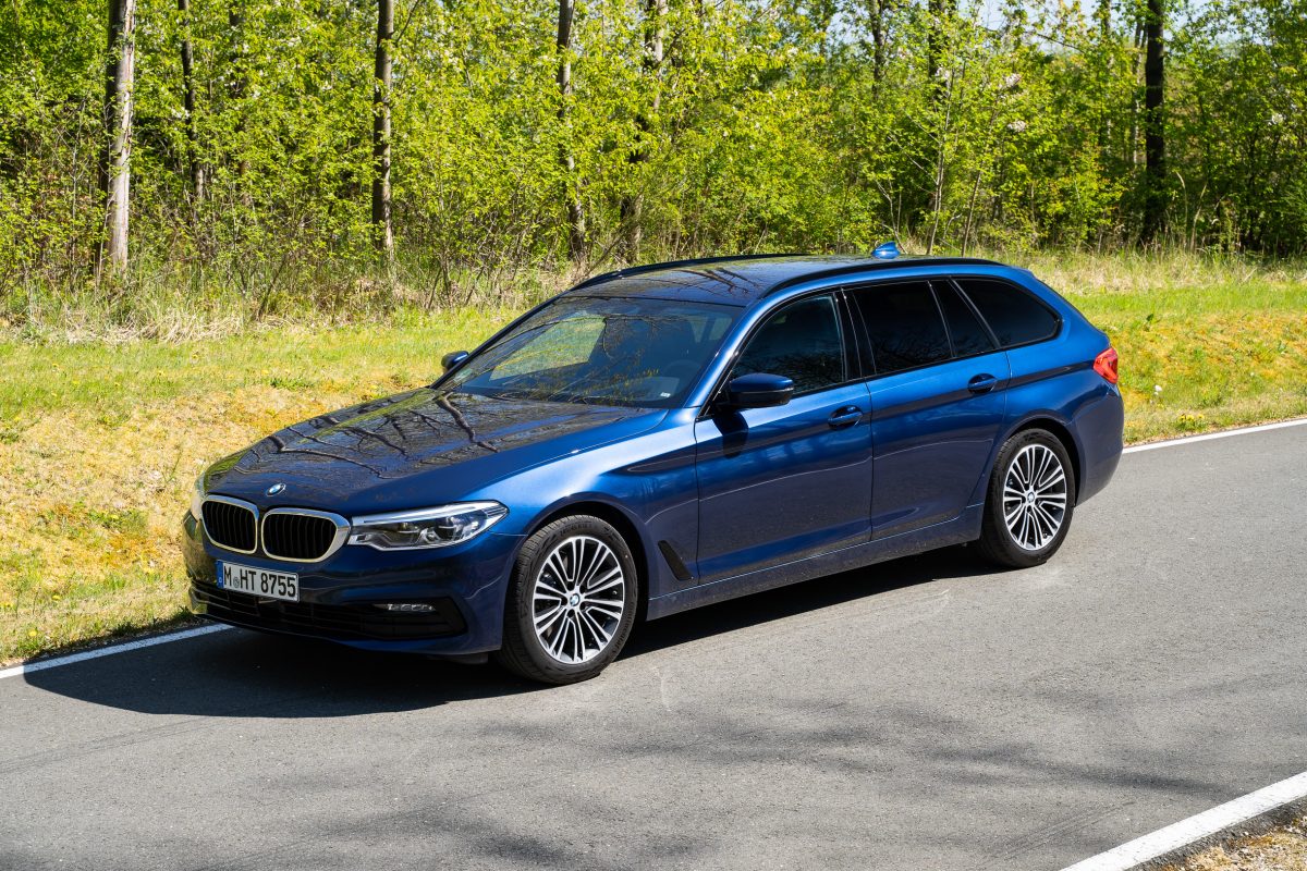 BMW 520d xDrive Touring Mild Hybrid | radicalmag