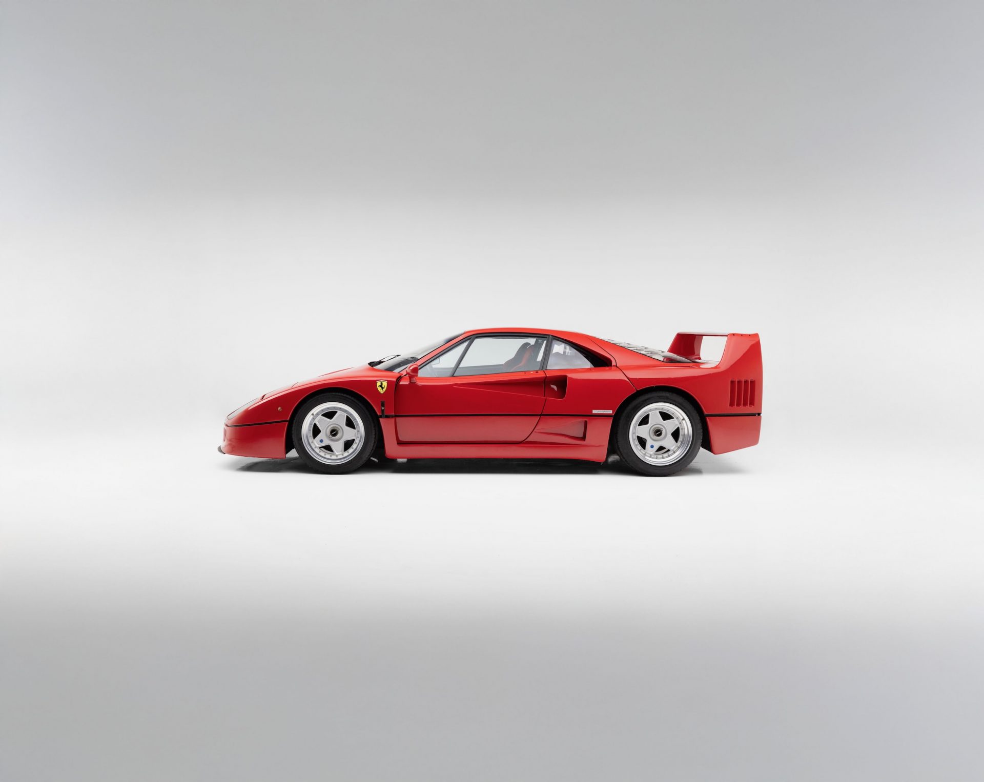 レーシングカー フェラーリ　F40 フェラーリF40』GT1の時代に奮闘した至高の80'sスーパーカー
